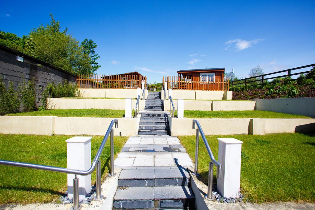 Giltraps Townhouse & Glamping Hotel Kinnitty Exterior photo