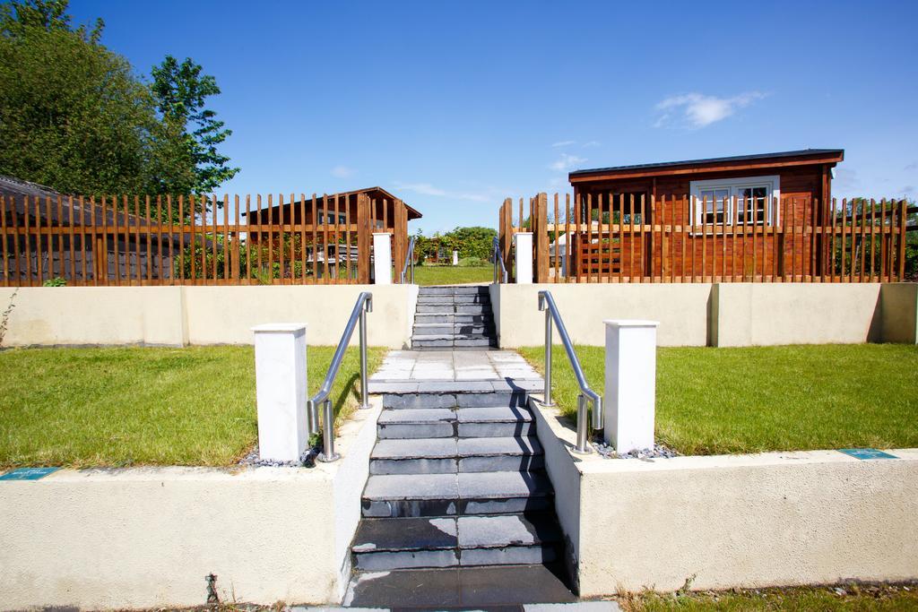 Giltraps Townhouse & Glamping Hotel Kinnitty Exterior photo