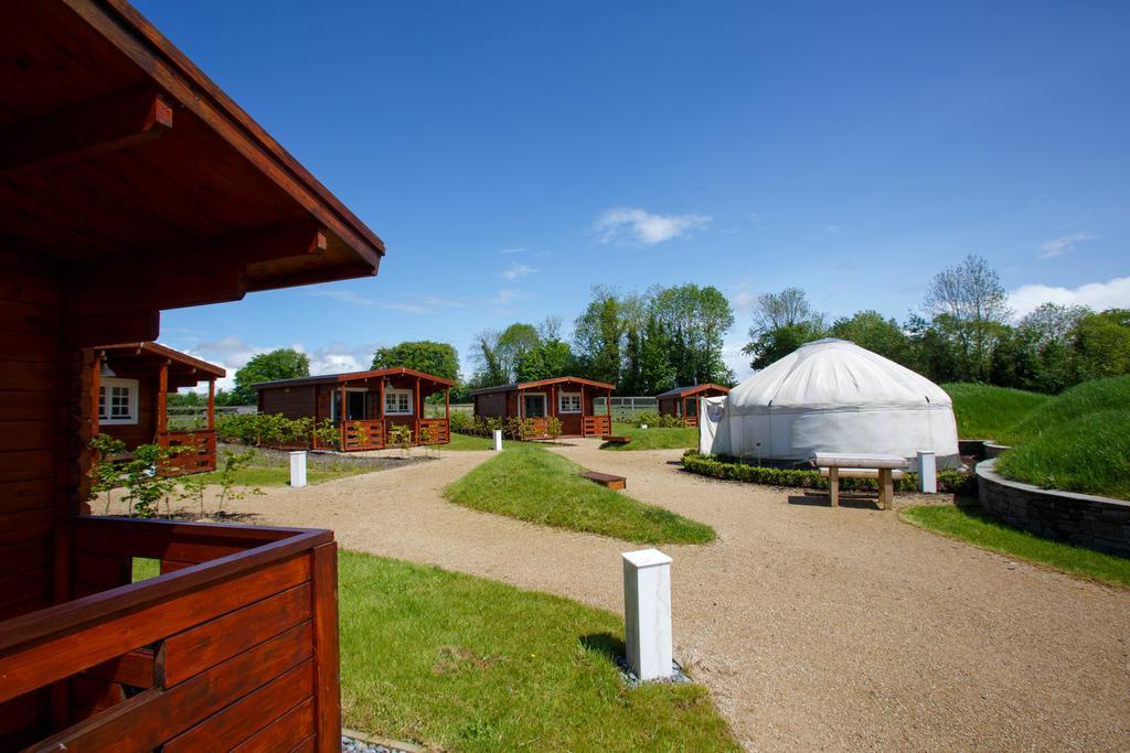 Giltraps Townhouse & Glamping Hotel Kinnitty Exterior photo