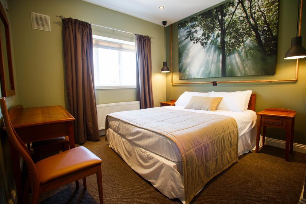 Giltraps Townhouse & Glamping Hotel Kinnitty Exterior photo