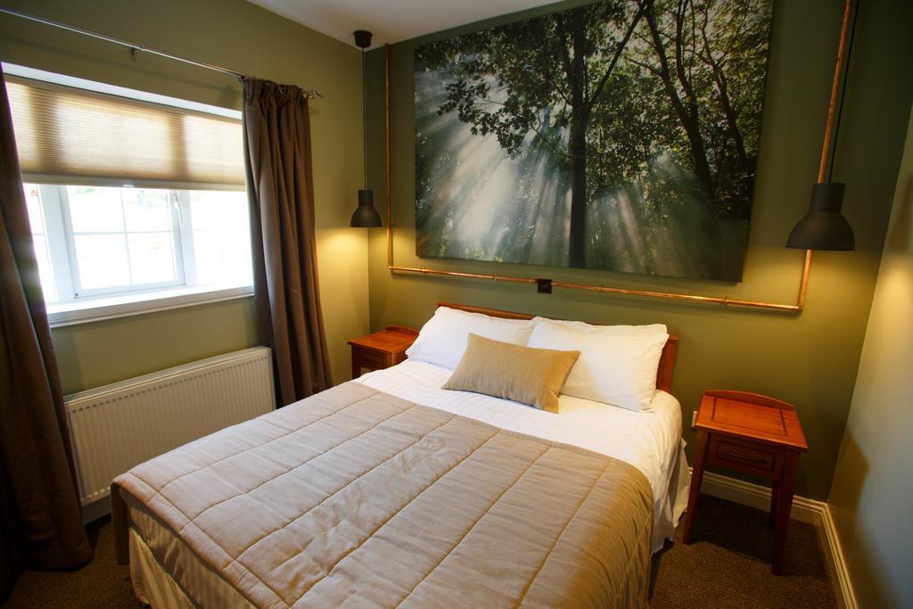 Giltraps Townhouse & Glamping Hotel Kinnitty Exterior photo